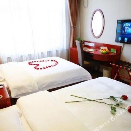 Greentree Inn Bole Wanxianghui Express Hotel Екстер'єр фото