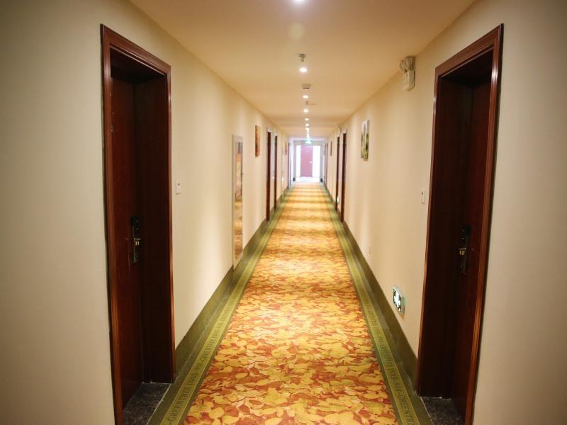 Greentree Inn Bole Wanxianghui Express Hotel Екстер'єр фото