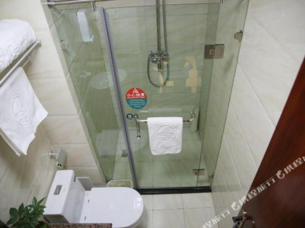 Greentree Inn Bole Wanxianghui Express Hotel Екстер'єр фото