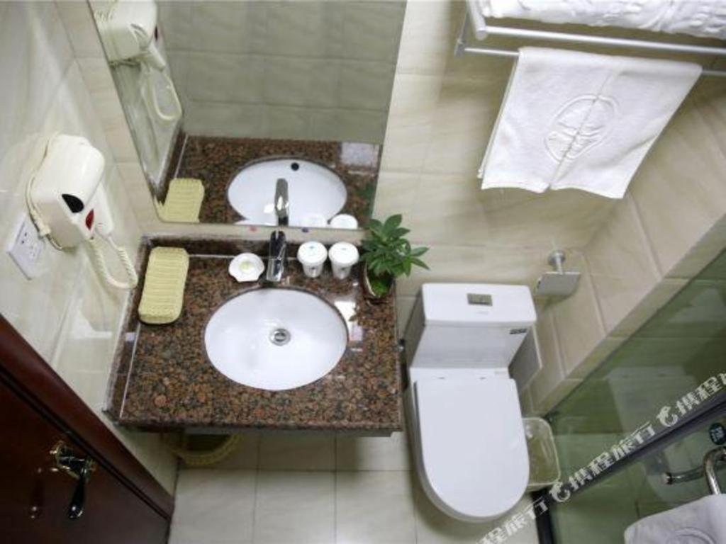Greentree Inn Bole Wanxianghui Express Hotel Екстер'єр фото