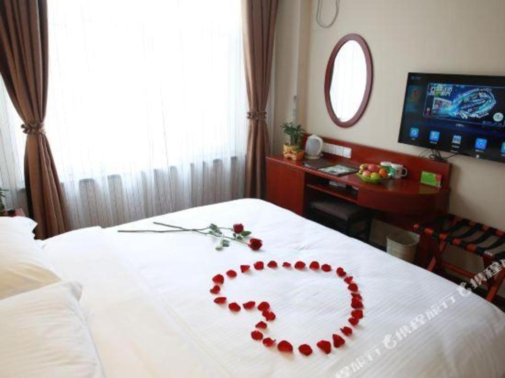 Greentree Inn Bole Wanxianghui Express Hotel Екстер'єр фото
