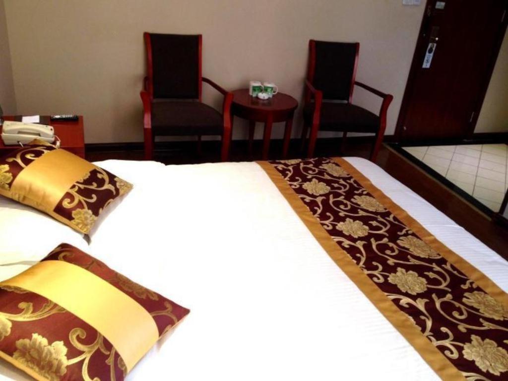 Greentree Inn Bole Wanxianghui Express Hotel Екстер'єр фото