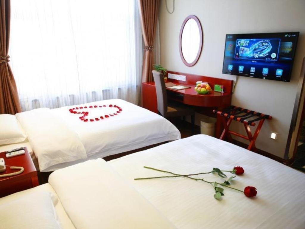 Greentree Inn Bole Wanxianghui Express Hotel Екстер'єр фото