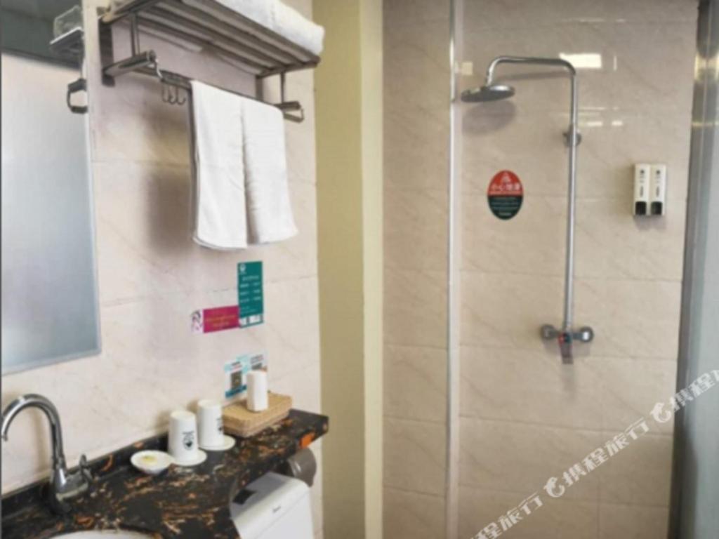 Greentree Inn Bole Wanxianghui Express Hotel Екстер'єр фото