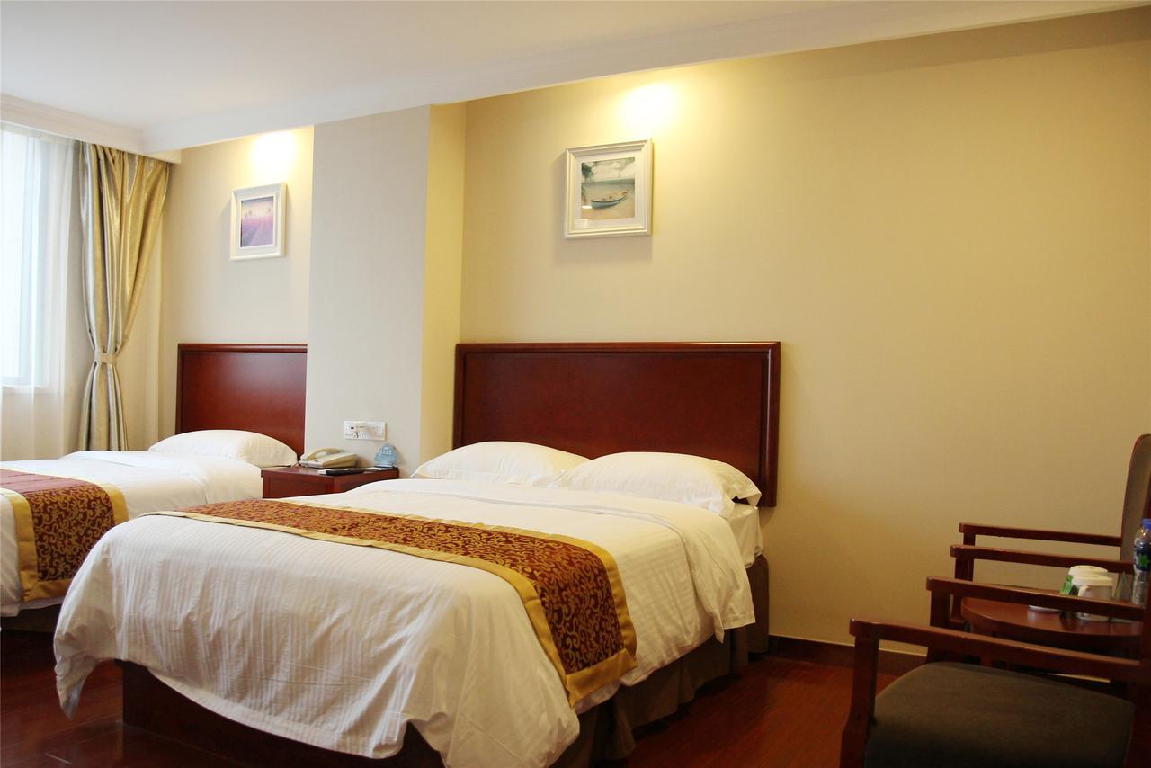 Greentree Inn Bole Wanxianghui Express Hotel Екстер'єр фото