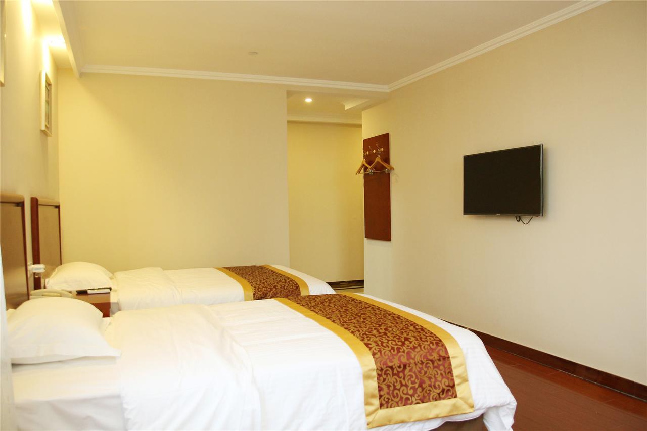 Greentree Inn Bole Wanxianghui Express Hotel Екстер'єр фото