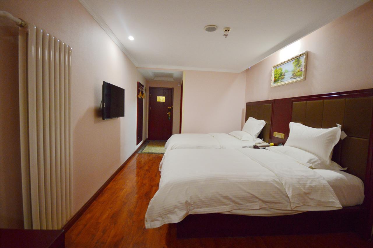 Greentree Inn Bole Wanxianghui Express Hotel Екстер'єр фото