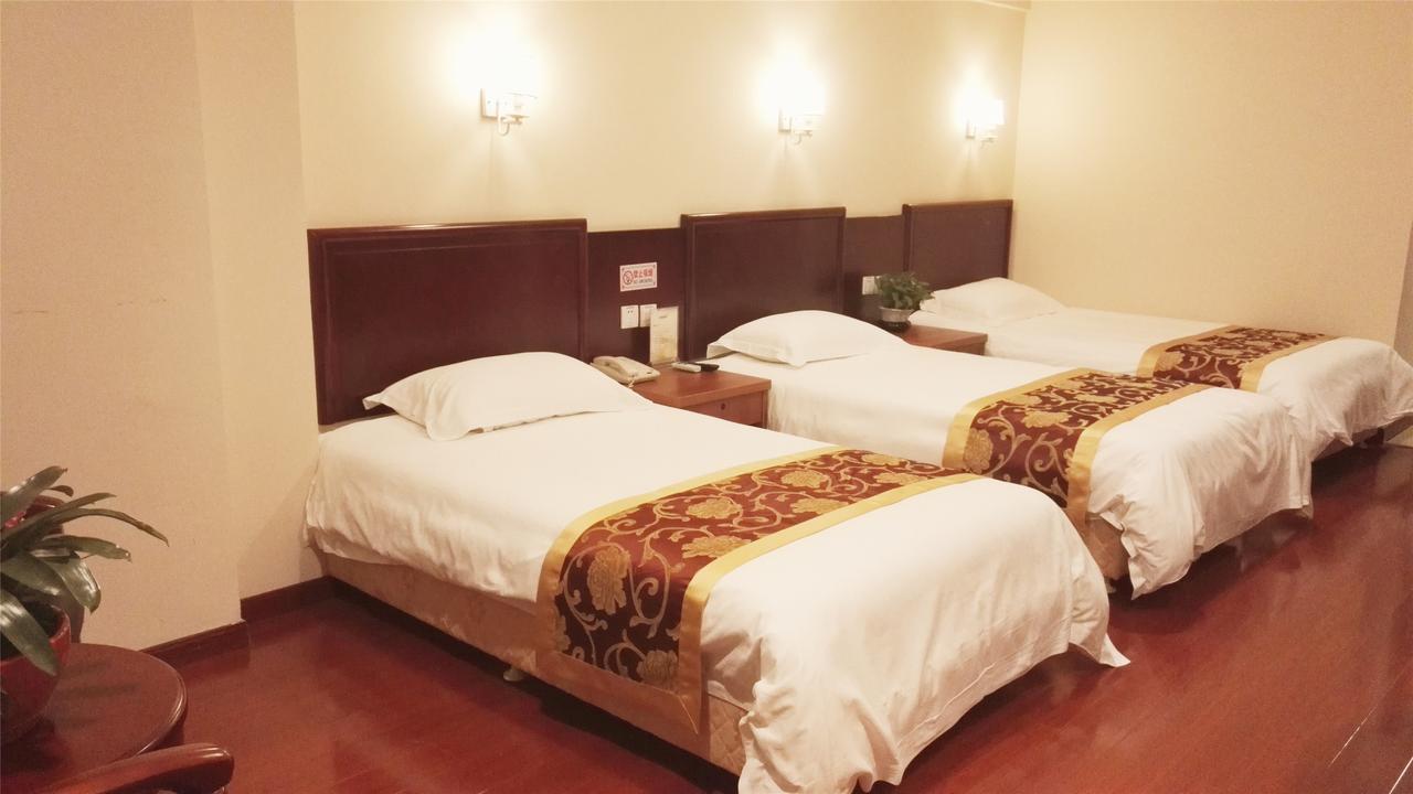 Greentree Inn Bole Wanxianghui Express Hotel Екстер'єр фото